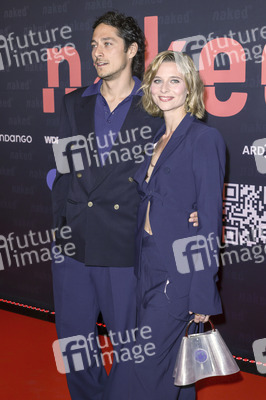 Serienpremiere 'Naked' in Köln