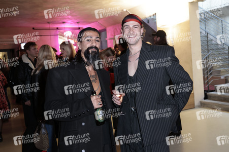 Ausstellungseröffnung 'Wer bist du in einem Raum, in dem du jeder sein kannst?' in Berlin