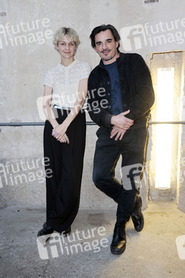 Ausstellungseröffnung 'Wer bist du in einem Raum, in dem du jeder sein kannst?' in Berlin