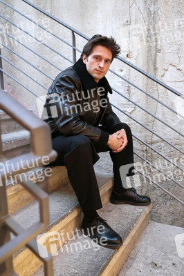 Ausstellungseröffnung 'Wer bist du in einem Raum, in dem du jeder sein kannst?' in Berlin