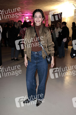 Ausstellungseröffnung 'Wer bist du in einem Raum, in dem du jeder sein kannst?' in Berlin