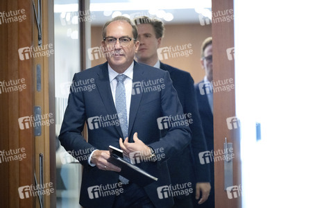 Pressestatement von Alexander Dobrindt zu Beschlüssen des Bundeskabinetts in Berlin