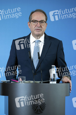 Pressestatement von Alexander Dobrindt zu Beschlüssen des Bundeskabinetts in Berlin