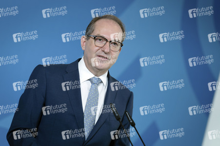 Pressestatement von Alexander Dobrindt zu Beschlüssen des Bundeskabinetts in Berlin