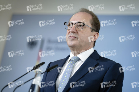 Pressestatement von Alexander Dobrindt zu Beschlüssen des Bundeskabinetts in Berlin