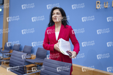 Bundespressekonferenz 'Vorstellung der Herbstprojektion 2025 der Bundesregierung' in Berlin