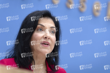 Bundespressekonferenz 'Vorstellung der Herbstprojektion 2025 der Bundesregierung' in Berlin