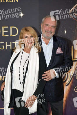 Weltpremiere der 'Blinded by Delight' Grand Show 2025 in Berlin