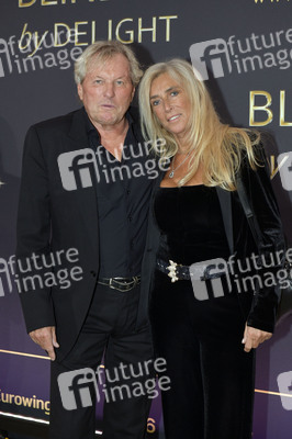 Weltpremiere der 'Blinded by Delight' Grand Show 2025 in Berlin