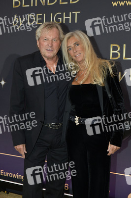 Weltpremiere der 'Blinded by Delight' Grand Show 2025 in Berlin