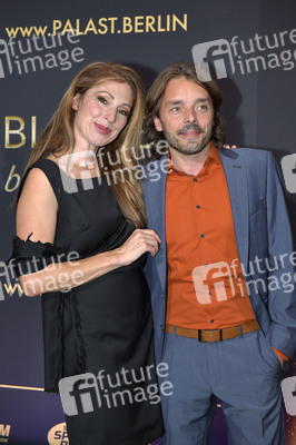 Weltpremiere der 'Blinded by Delight' Grand Show 2025 in Berlin