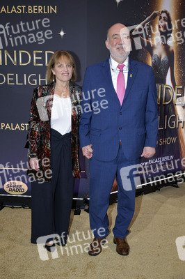 Weltpremiere der 'Blinded by Delight' Grand Show 2025 in Berlin