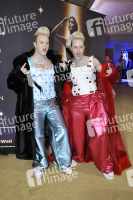 Weltpremiere der 'Blinded by Delight' Grand Show 2025 in Berlin