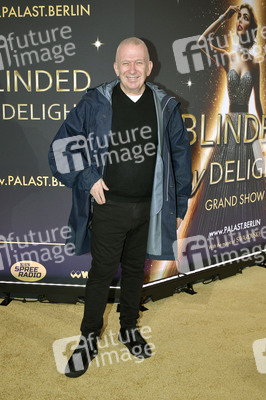 Weltpremiere der 'Blinded by Delight' Grand Show 2025 in Berlin