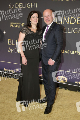 Weltpremiere der 'Blinded by Delight' Grand Show 2025 in Berlin