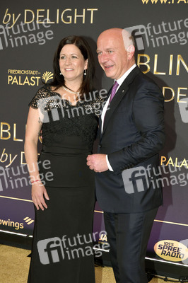 Weltpremiere der 'Blinded by Delight' Grand Show 2025 in Berlin