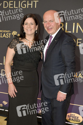 Weltpremiere der 'Blinded by Delight' Grand Show 2025 in Berlin