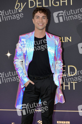 Weltpremiere der 'Blinded by Delight' Grand Show 2025 in Berlin