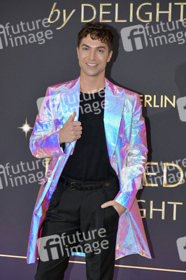 Weltpremiere der 'Blinded by Delight' Grand Show 2025 in Berlin