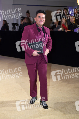 Weltpremiere der 'Blinded by Delight' Grand Show 2025 in Berlin