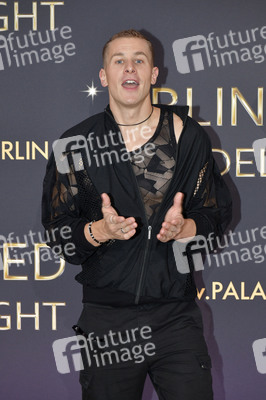 Weltpremiere der 'Blinded by Delight' Grand Show 2025 in Berlin