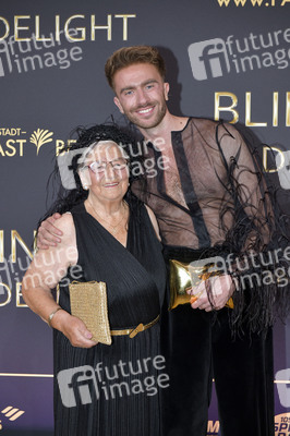 Weltpremiere der 'Blinded by Delight' Grand Show 2025 in Berlin