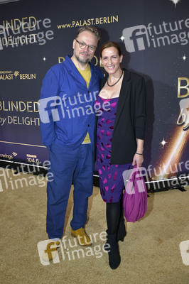 Weltpremiere der 'Blinded by Delight' Grand Show 2025 in Berlin
