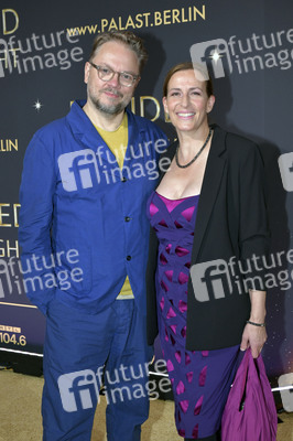 Weltpremiere der 'Blinded by Delight' Grand Show 2025 in Berlin