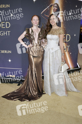 Weltpremiere der 'Blinded by Delight' Grand Show 2025 in Berlin
