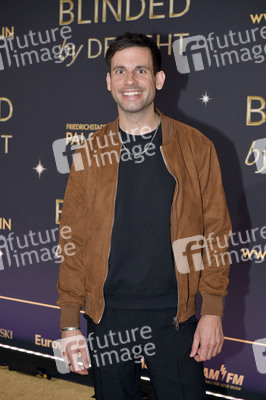 Weltpremiere der 'Blinded by Delight' Grand Show 2025 in Berlin