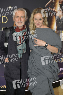 Weltpremiere der 'Blinded by Delight' Grand Show 2025 in Berlin