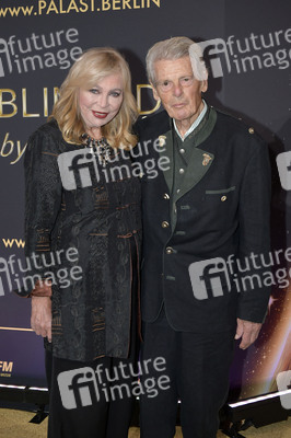 Weltpremiere der 'Blinded by Delight' Grand Show 2025 in Berlin