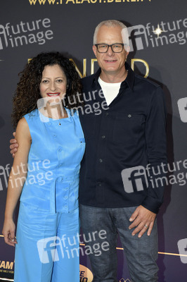 Weltpremiere der 'Blinded by Delight' Grand Show 2025 in Berlin