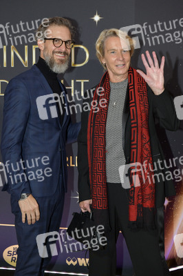 Weltpremiere der 'Blinded by Delight' Grand Show 2025 in Berlin