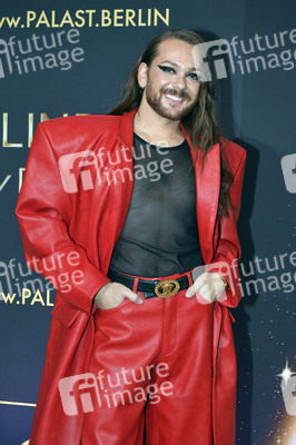 Weltpremiere der 'Blinded by Delight' Grand Show 2025 in Berlin