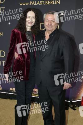 Weltpremiere der 'Blinded by Delight' Grand Show 2025 in Berlin