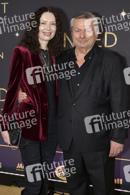 Weltpremiere der 'Blinded by Delight' Grand Show 2025 in Berlin