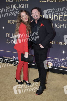 Weltpremiere der 'Blinded by Delight' Grand Show 2025 in Berlin