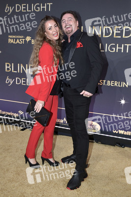 Weltpremiere der 'Blinded by Delight' Grand Show 2025 in Berlin