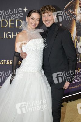 Weltpremiere der 'Blinded by Delight' Grand Show 2025 in Berlin