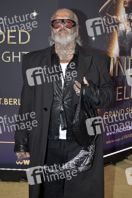 Weltpremiere der 'Blinded by Delight' Grand Show 2025 in Berlin