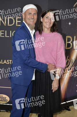 Weltpremiere der 'Blinded by Delight' Grand Show 2025 in Berlin