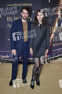 Weltpremiere der 'Blinded by Delight' Grand Show 2025 in Berlin