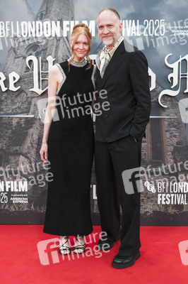 Festivaleröffnung und Filmpremiere 'Wake Up Dead Man: A Knives Out Mystery', BFI London Film Festival 2025