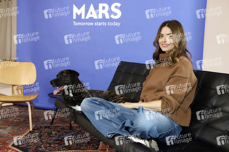 Fototermin mit Eva Padberg zum Welthundetag in Hamburg