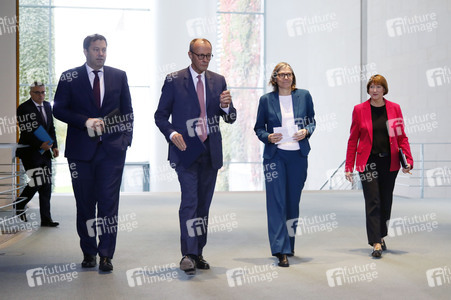 Treffen des Bundeskanzlers mit Vertretern der Automobilindustrie in Berlin