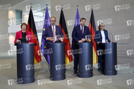 Treffen des Bundeskanzlers mit Vertretern der Automobilindustrie in Berlin