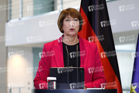 Treffen des Bundeskanzlers mit Vertretern der Automobilindustrie in Berlin