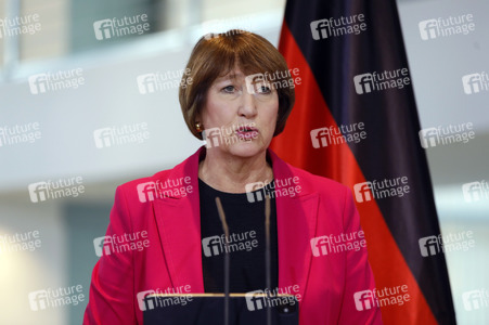 Treffen des Bundeskanzlers mit Vertretern der Automobilindustrie in Berlin