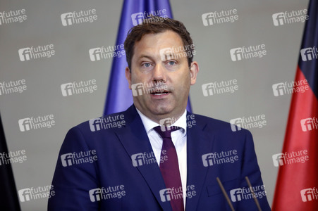 Treffen des Bundeskanzlers mit Vertretern der Automobilindustrie in Berlin